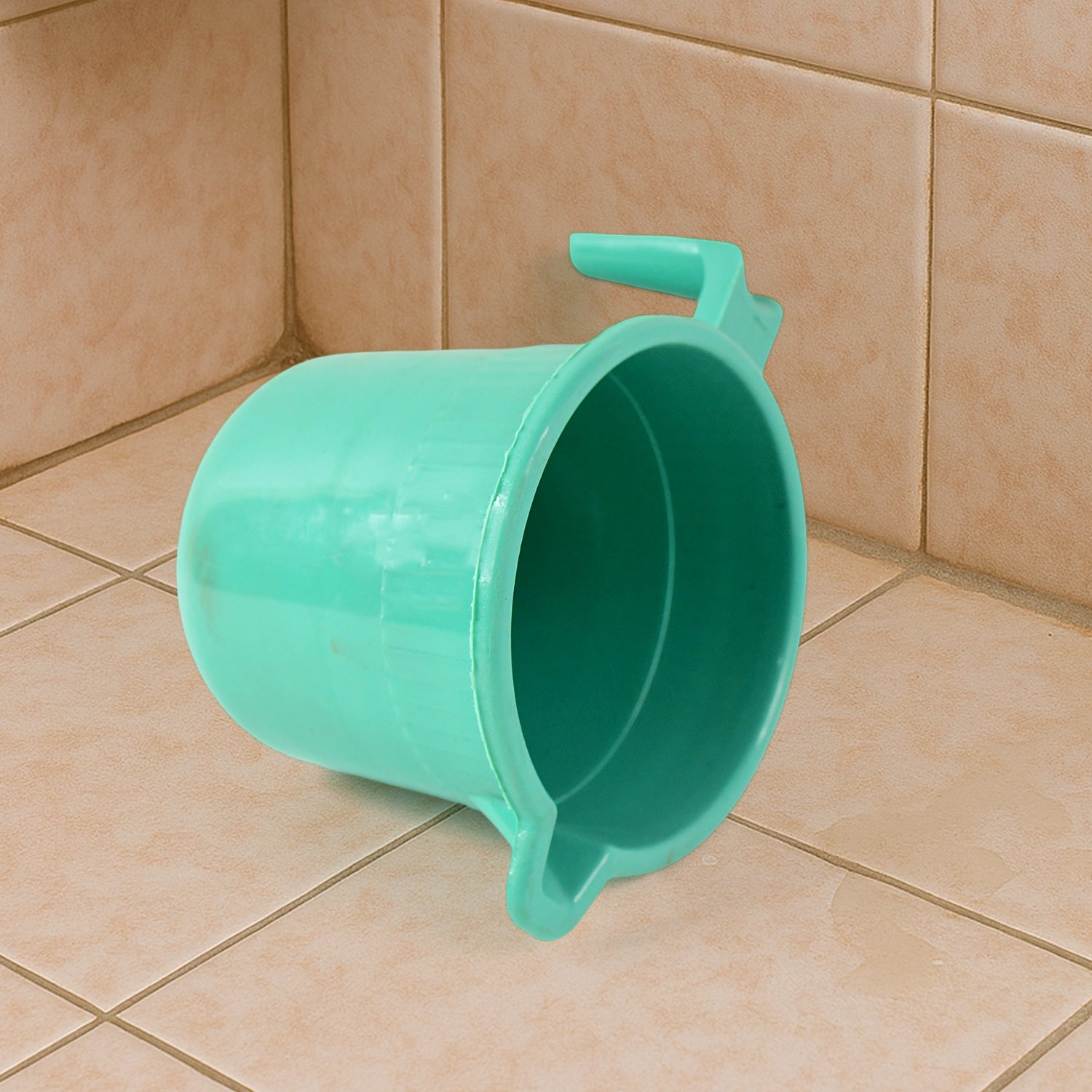 Plastic Bath Mug For Bathroom Use (1 Pc) Plastic Bath Mug For Bathroom Use (1 Pc)